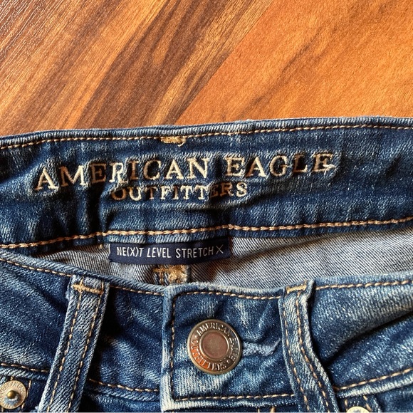 American Eagle Size 2 distressed high rise denim shorts - Picture 2 of 6